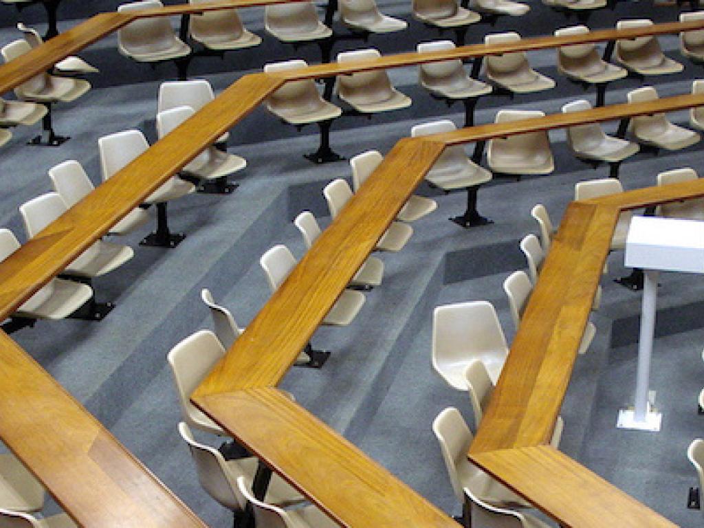 Image: Inside the Leslie Social 2C lecture theatre at the University of Cape Town courtesy Ian Barbour/flickr/CC
