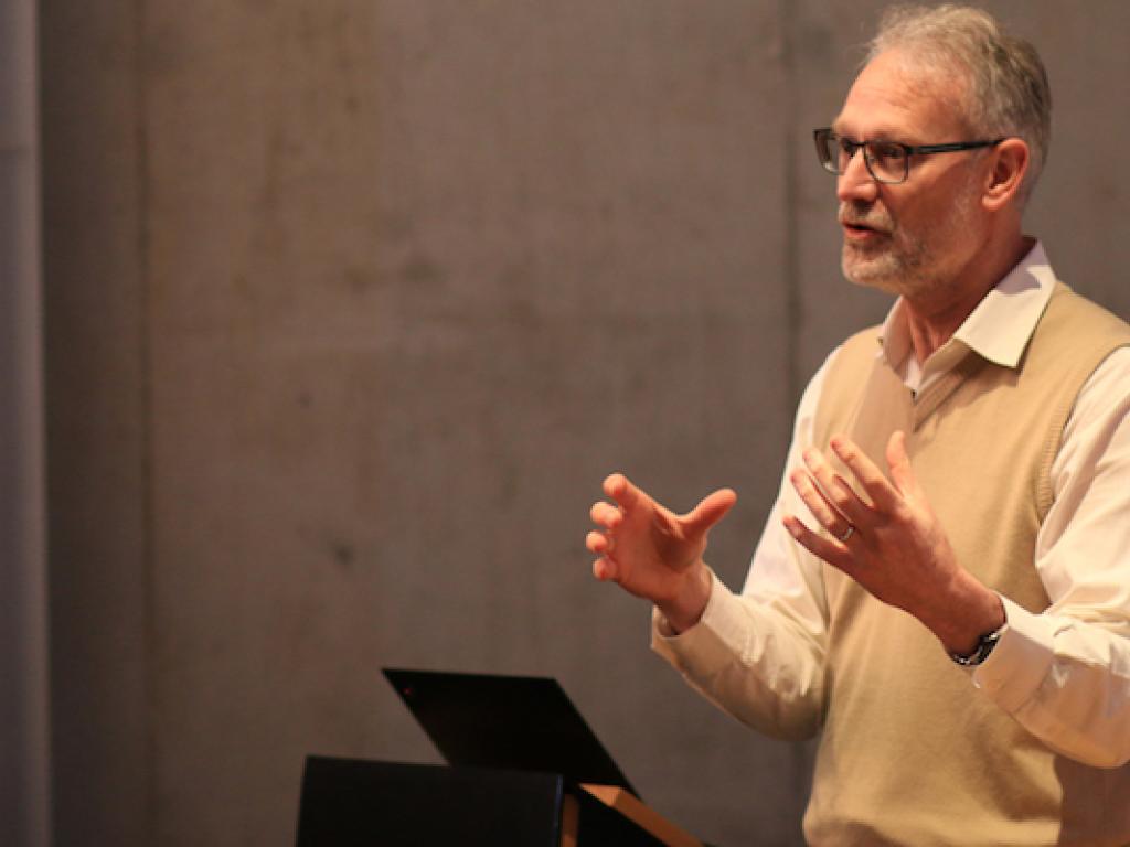 SALDRU’s Murray Leibbrandt talking to Atlantic Fellows at the Isivivana Centre in Khayelitsha. (Picture: GSDPP)